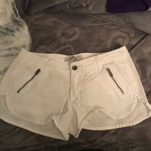 White Hollister shorts